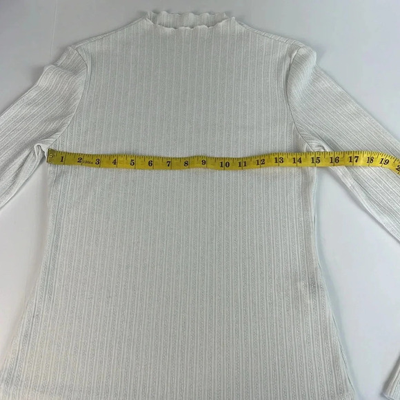 3/$15 White ribbed scalloped neck solid long sleeve formal top size medium - Picture 7 of 10